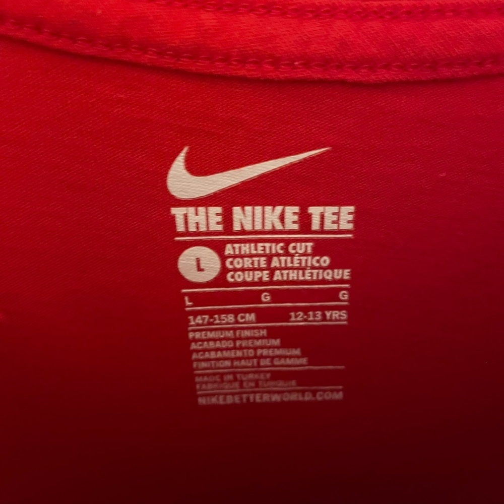 Red Nike TShirt - Picture 2 of 3